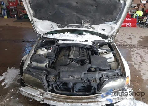 2004 BMW 330Xi from USA, damaged, VIN WBAEW534X4PN32057